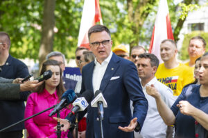 Hołownia w Dniu Flagi RP: Nasza biało-czerwona nie ma barw partyjnych. Ona łączy, nie dzieli.